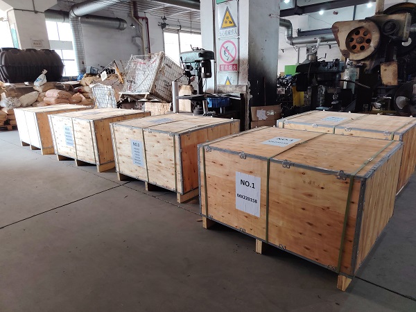 Doufám, že i nadále budeme hrát tyto role vstřikovacích forem na plasty v nové továrně.