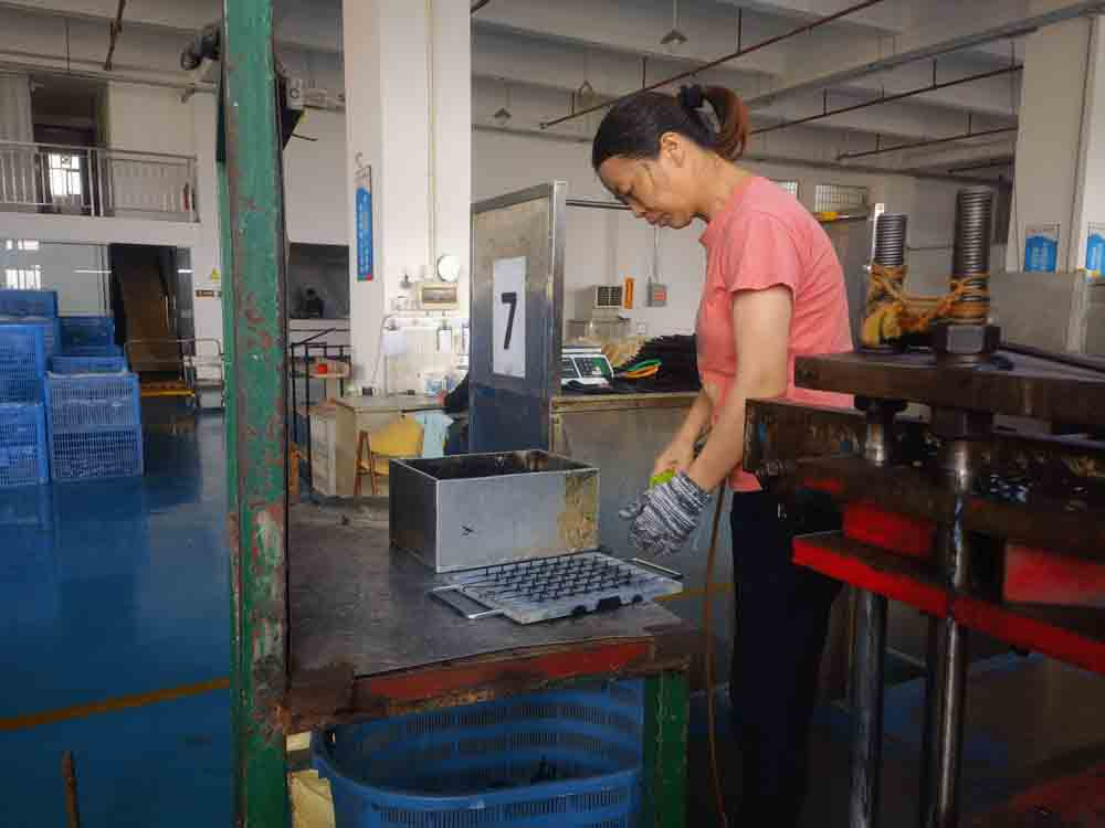 Vlastní silikonové a pryžové díly / Těsnění / Těsnění / Pryžové komponenty