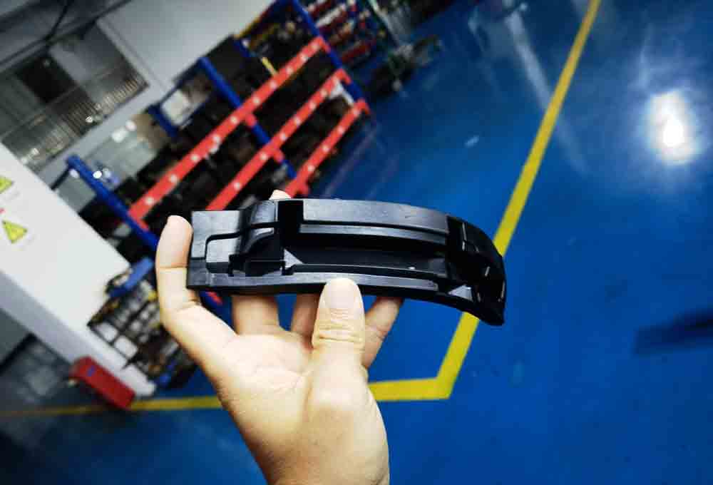 Precizně lisované krycí krytky z přírodního kaučuku pro stříkání automobilových lamp